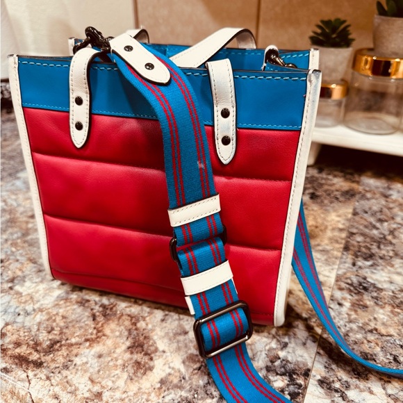 Coach Vibrant Red and Blue Crossbody  bag used excelente condition - Picture 3 of 16